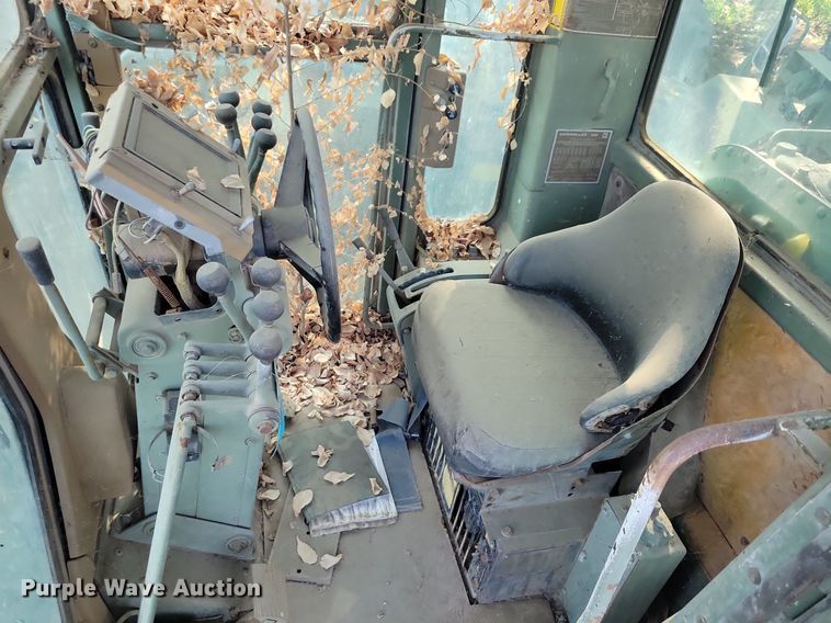 image for item DN3524 1985 Caterpillar 130G MIL motor grader