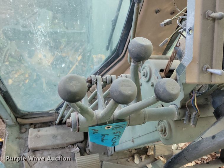 image for item DN3524 1985 Caterpillar 130G MIL motor grader