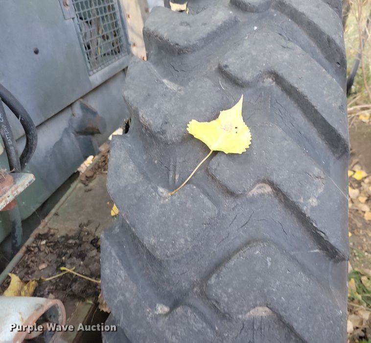 image for item DN3524 1985 Caterpillar 130G MIL motor grader