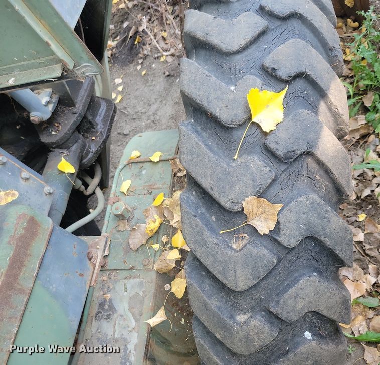 image for item DN3524 1985 Caterpillar 130G MIL motor grader