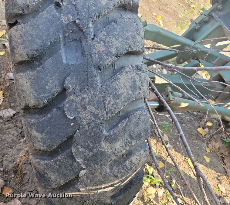 image for item DN3524 1985 Caterpillar 130G MIL motor grader