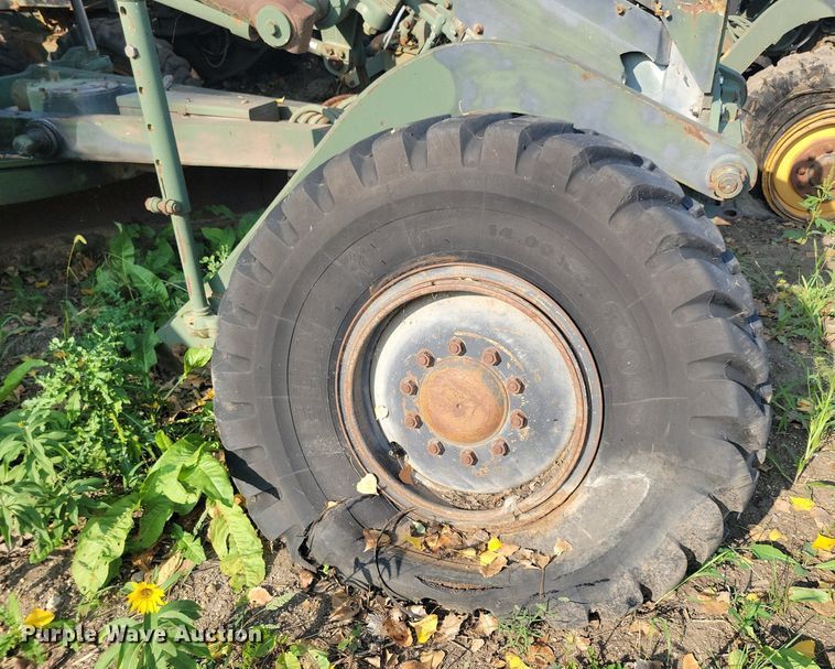 image for item DN3524 1985 Caterpillar 130G MIL motor grader