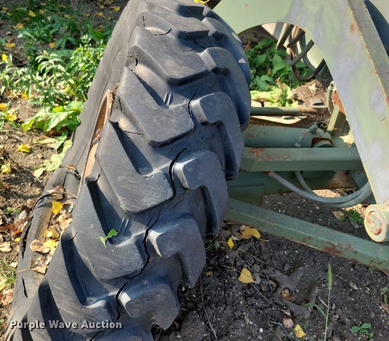 image for item DN3524 1985 Caterpillar 130G MIL motor grader