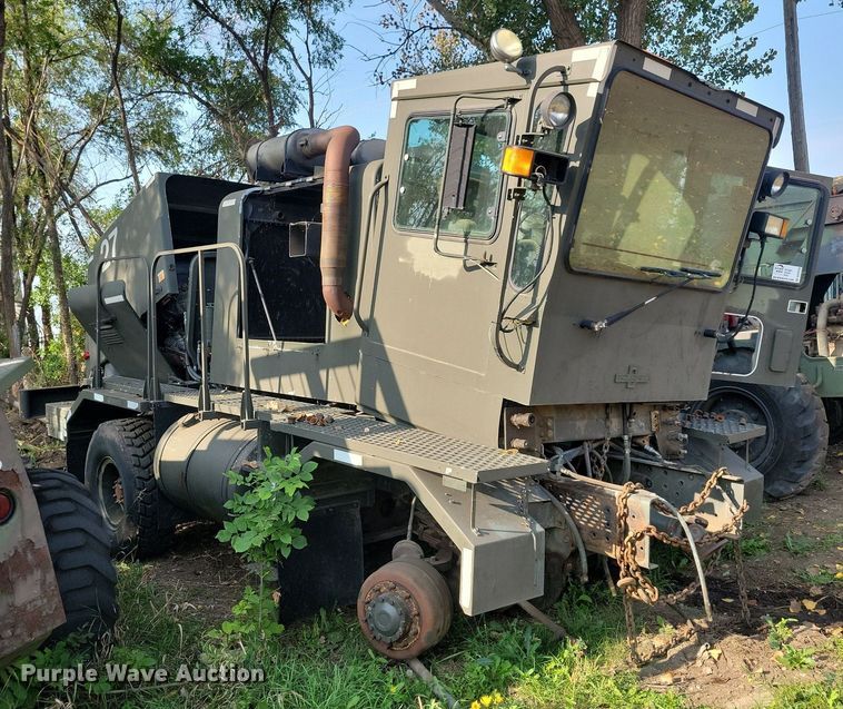 image for item DN3525 1992 Oshkosh HB2518-MP3 snow blower truck