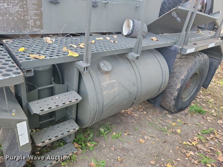 image for item DN3525 1992 Oshkosh HB2518-MP3 snow blower truck