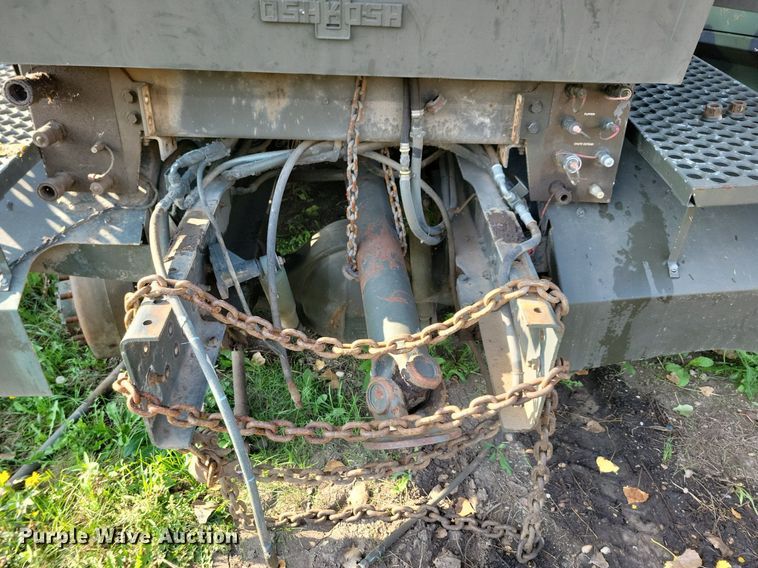 image for item DN3525 1992 Oshkosh HB2518-MP3 snow blower truck