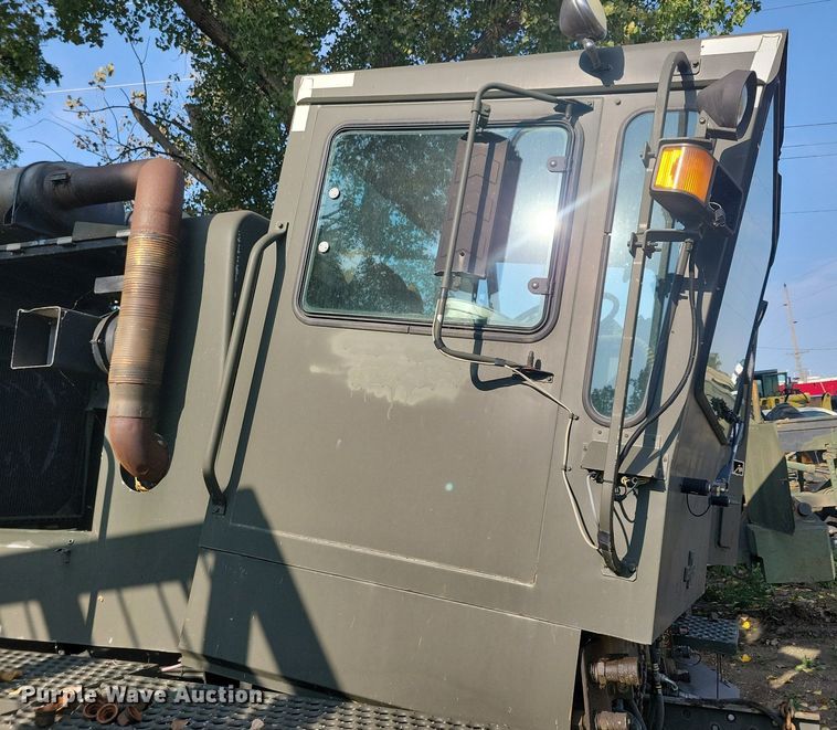 image for item DN3525 1992 Oshkosh HB2518-MP3 snow blower truck