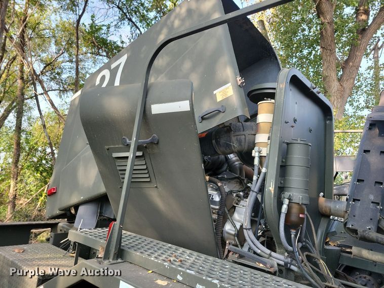 image for item DN3525 1992 Oshkosh HB2518-MP3 snow blower truck