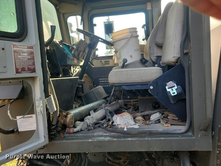 image for item DN3525 1992 Oshkosh HB2518-MP3 snow blower truck