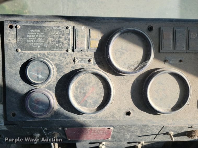 image for item DN3525 1992 Oshkosh HB2518-MP3 snow blower truck