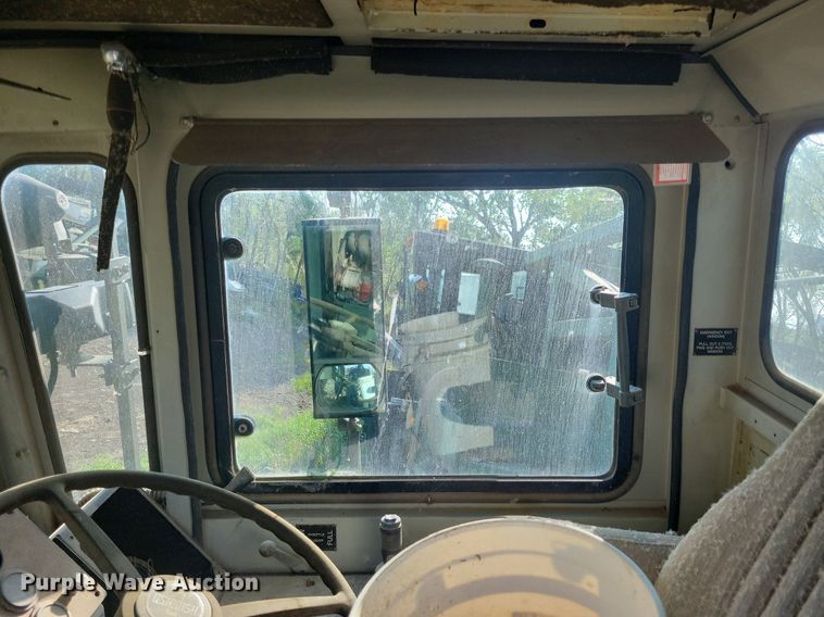 image for item DN3525 1992 Oshkosh HB2518-MP3 snow blower truck