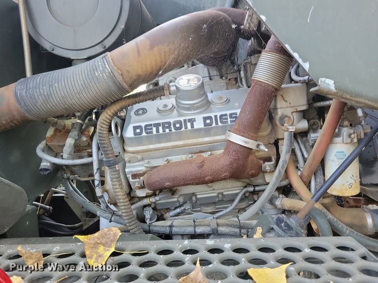 image for item DN3525 1992 Oshkosh HB2518-MP3 snow blower truck