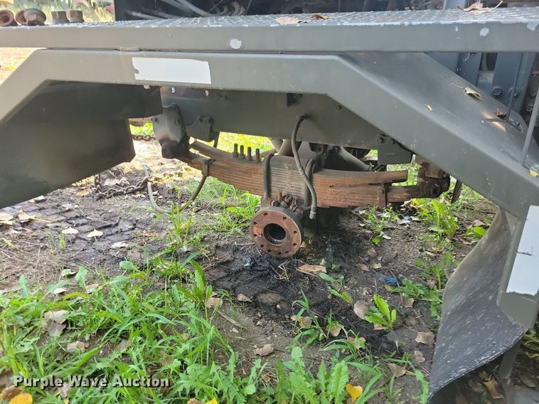 image for item DN3525 1992 Oshkosh HB2518-MP3 snow blower truck