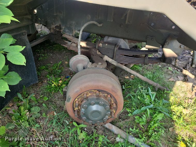 image for item DN3525 1992 Oshkosh HB2518-MP3 snow blower truck