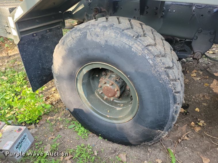 image for item DN3525 1992 Oshkosh HB2518-MP3 snow blower truck