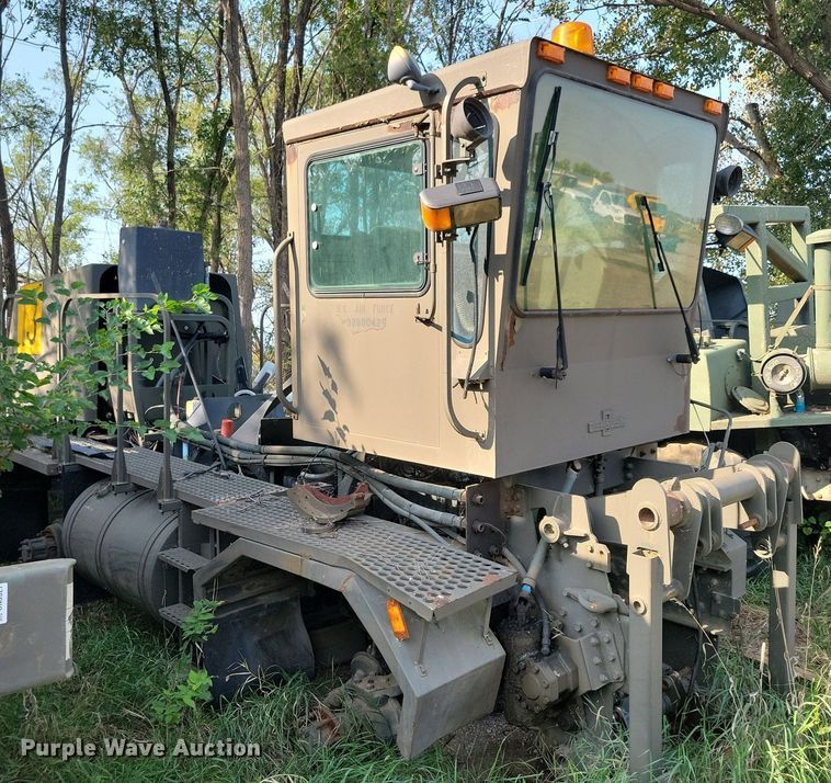 image for item DN3526 1992 Oshkosh HB2518-MP3 snowblower truck