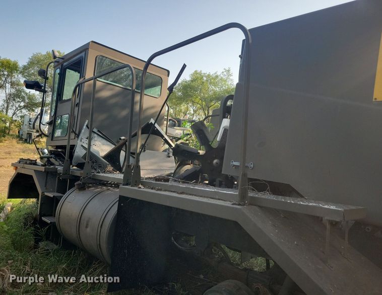 image for item DN3526 1992 Oshkosh HB2518-MP3 snowblower truck