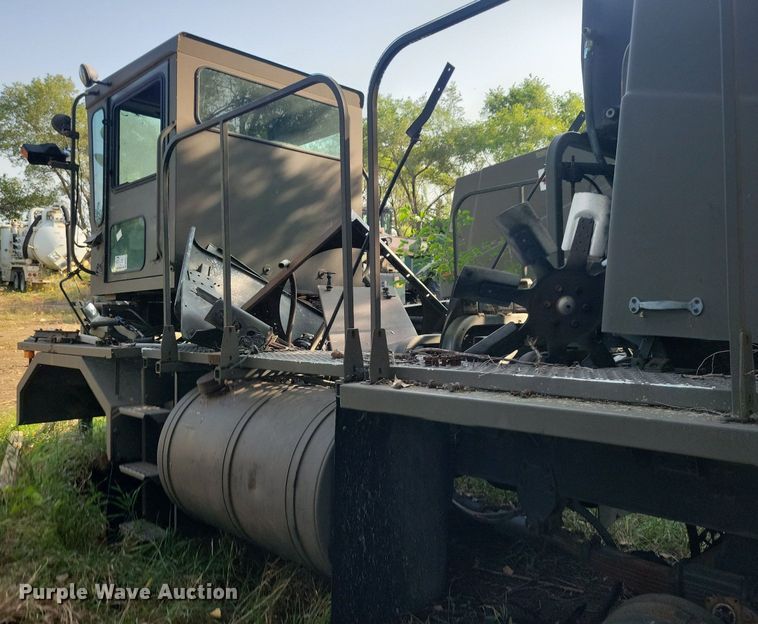 image for item DN3526 1992 Oshkosh HB2518-MP3 snowblower truck