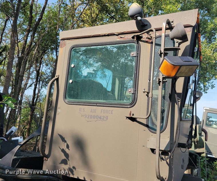 image for item DN3526 1992 Oshkosh HB2518-MP3 snowblower truck