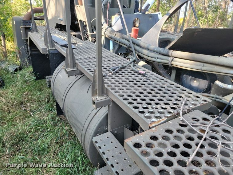 image for item DN3526 1992 Oshkosh HB2518-MP3 snowblower truck