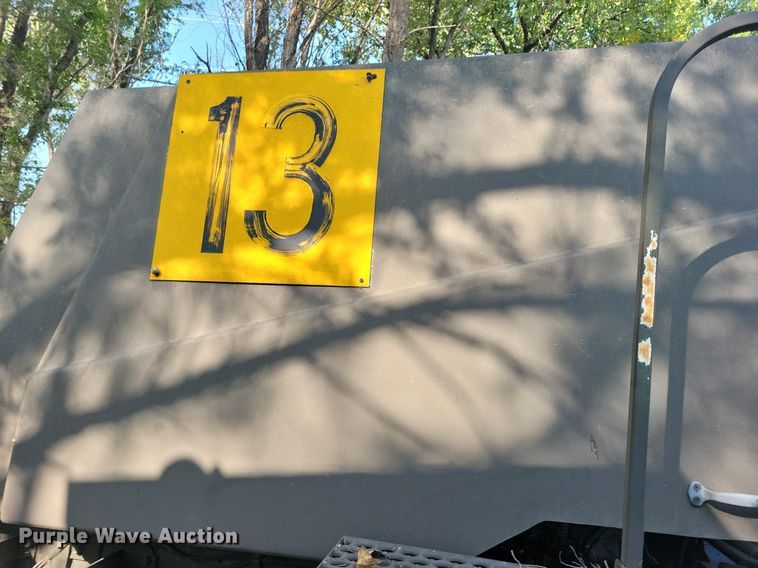 image for item DN3526 1992 Oshkosh HB2518-MP3 snowblower truck