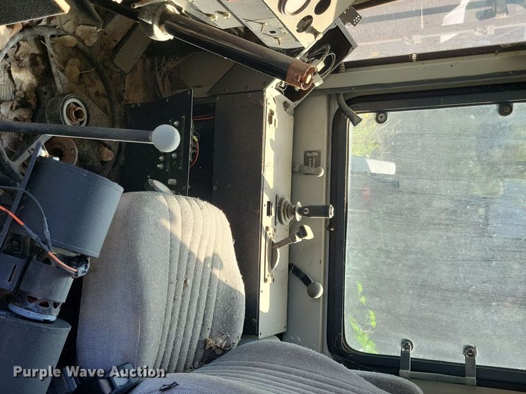 image for item DN3526 1992 Oshkosh HB2518-MP3 snowblower truck