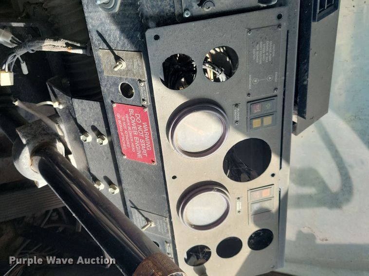 image for item DN3526 1992 Oshkosh HB2518-MP3 snowblower truck