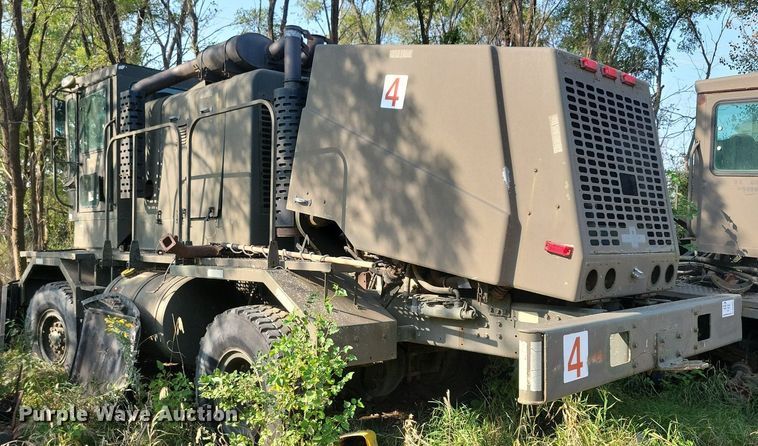 image for item DN3527 1992 Oshkosh HB2518-MP3 snow blower truck