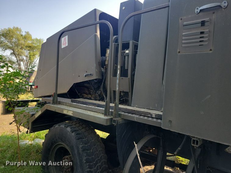 image for item DN3527 1992 Oshkosh HB2518-MP3 snow blower truck