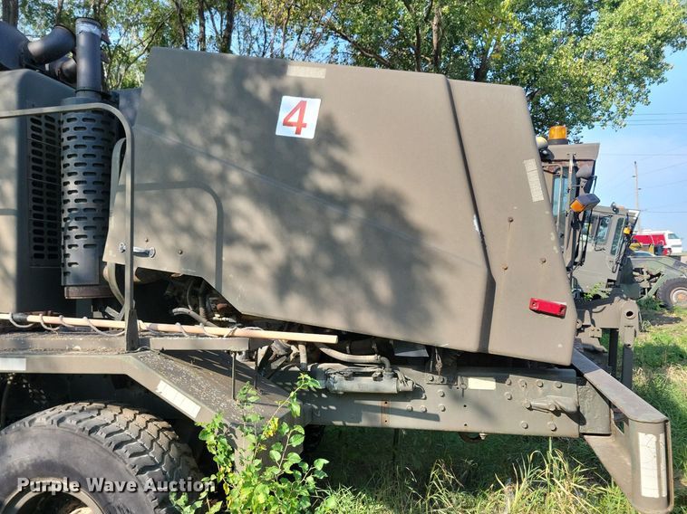 image for item DN3527 1992 Oshkosh HB2518-MP3 snow blower truck