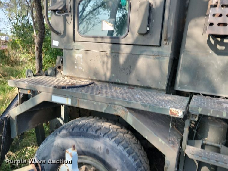 image for item DN3527 1992 Oshkosh HB2518-MP3 snow blower truck