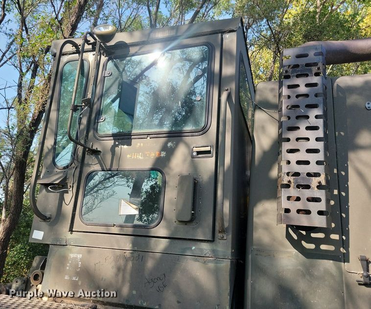 image for item DN3527 1992 Oshkosh HB2518-MP3 snow blower truck