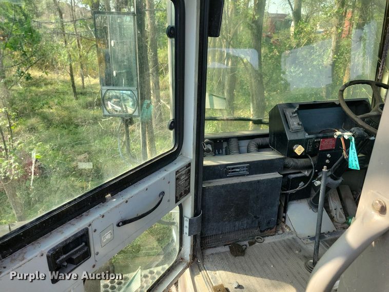 image for item DN3527 1992 Oshkosh HB2518-MP3 snow blower truck