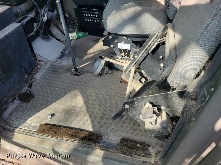 image for item DN3527 1992 Oshkosh HB2518-MP3 snow blower truck