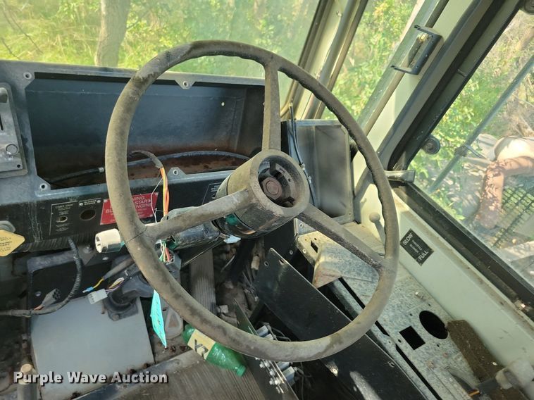 image for item DN3527 1992 Oshkosh HB2518-MP3 snow blower truck