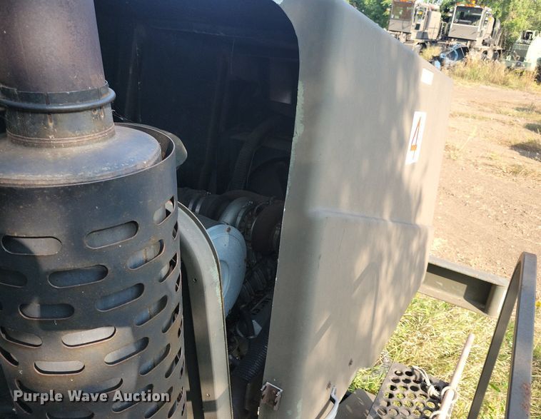 image for item DN3527 1992 Oshkosh HB2518-MP3 snow blower truck