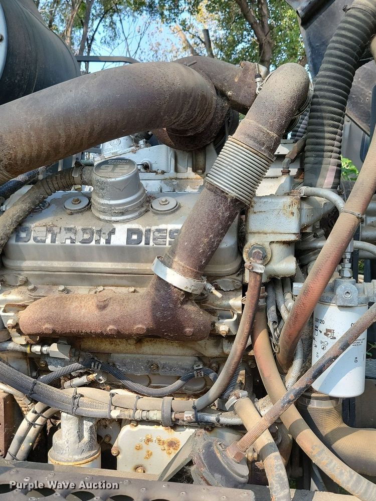 image for item DN3527 1992 Oshkosh HB2518-MP3 snow blower truck