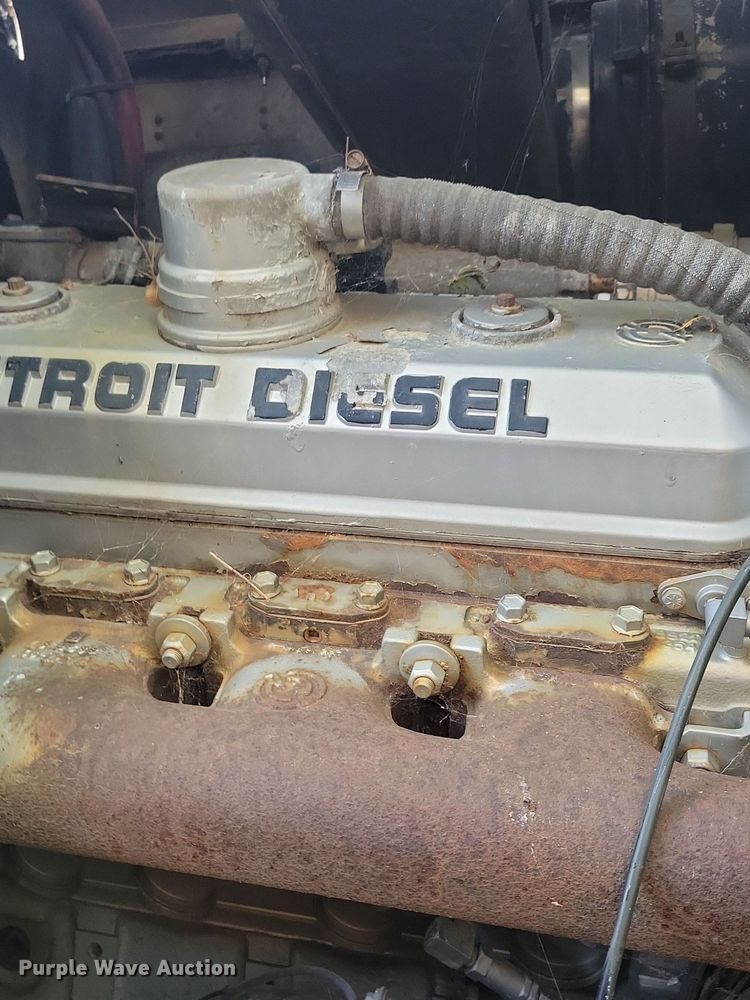 image for item DN3527 1992 Oshkosh HB2518-MP3 snow blower truck