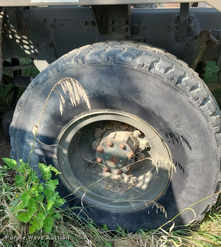 image for item DN3527 1992 Oshkosh HB2518-MP3 snow blower truck