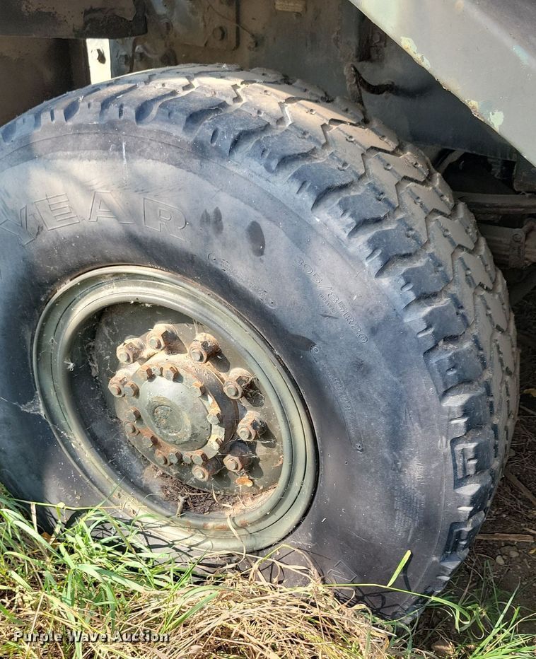 image for item DN3527 1992 Oshkosh HB2518-MP3 snow blower truck