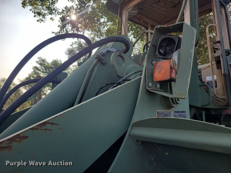 image for item DN3528 1989 John Deere 644EZ wheel loader