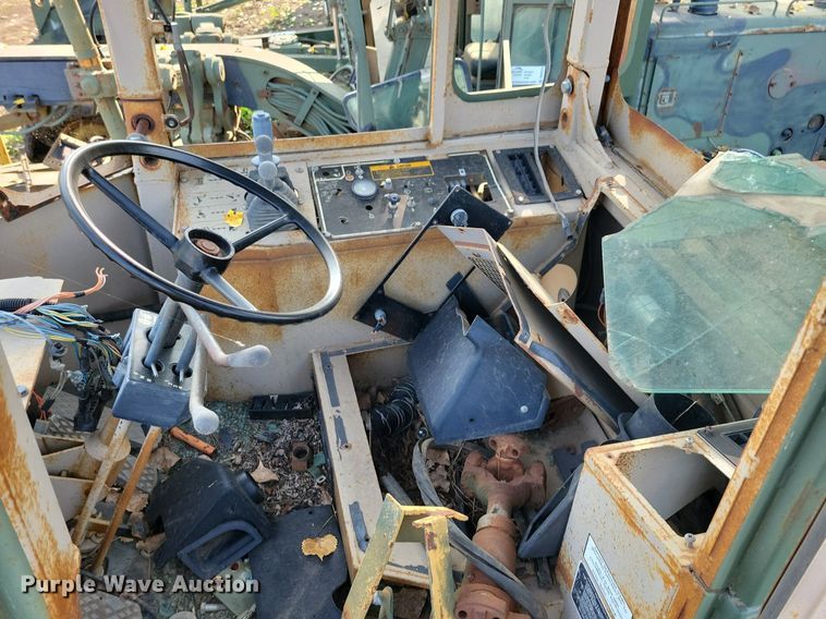 image for item DN3528 1989 John Deere 644EZ wheel loader