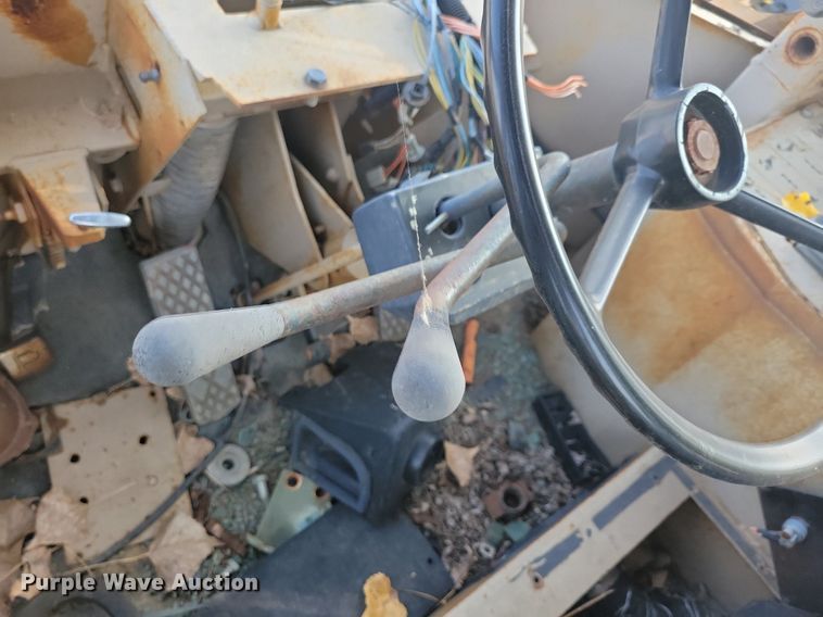 image for item DN3528 1989 John Deere 644EZ wheel loader