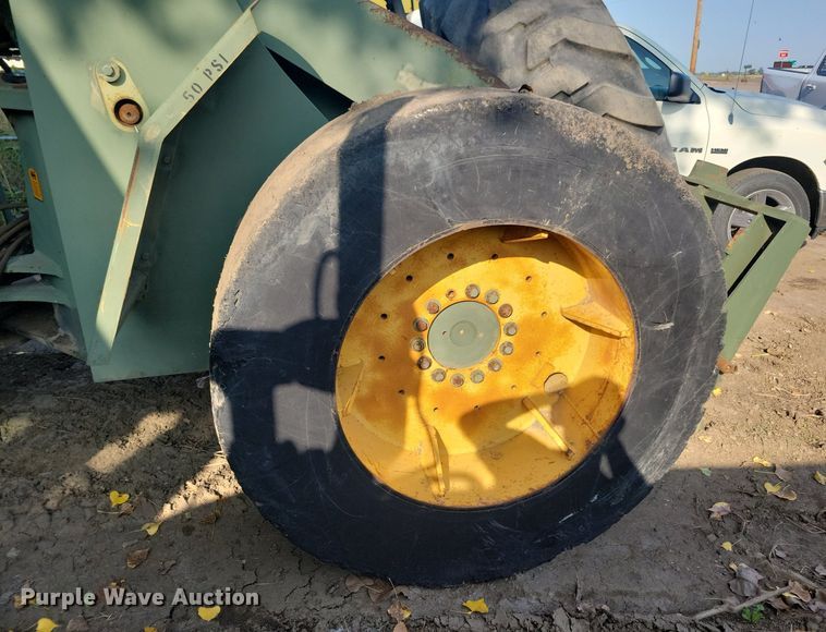 image for item DN3528 1989 John Deere 644EZ wheel loader