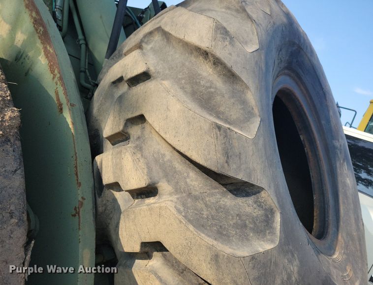 image for item DN3528 1989 John Deere 644EZ wheel loader