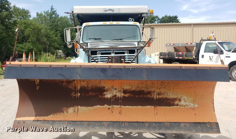 image for item DO2959 2002 International 4700 dump truck