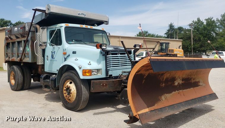 image for item DO2959 2002 International 4700 dump truck