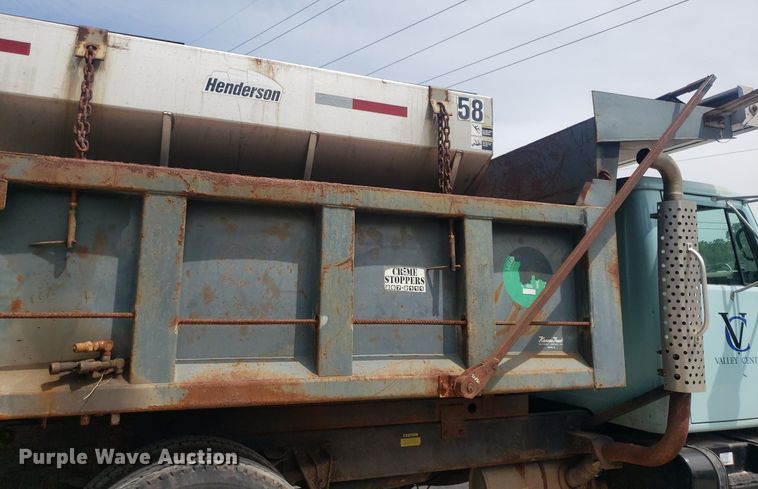 image for item DO2959 2002 International 4700 dump truck