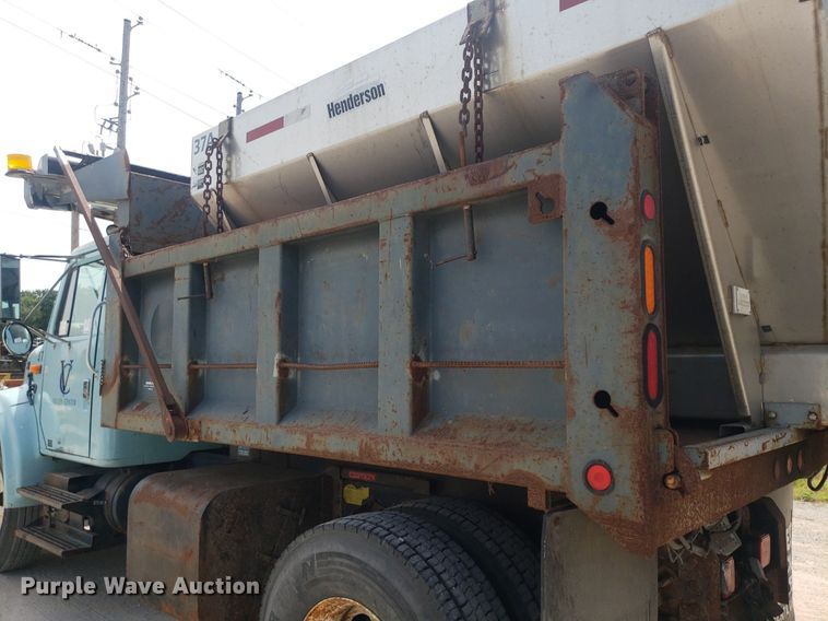 image for item DO2959 2002 International 4700 dump truck