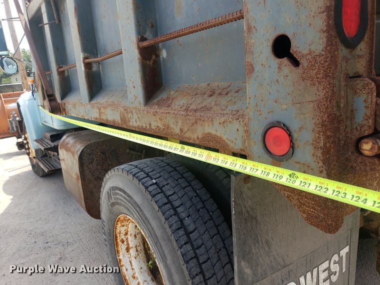 image for item DO2959 2002 International 4700 dump truck